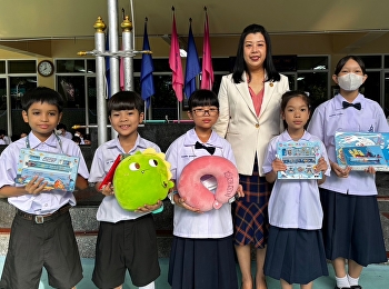 Presenting certificates to Demonstration
School students Wise spelling contest