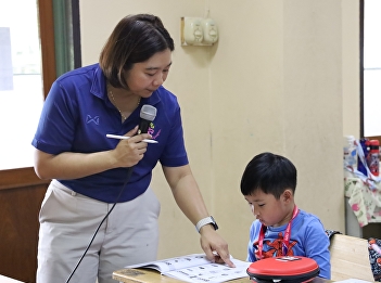 If you want to make learning English a
little easier, you should try learning
with Teacher Ying.