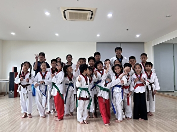 ขอแสดงความยินดีกับคนเก่งสาธิต