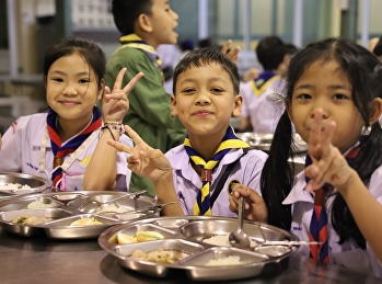 บรรยากาศการรับประทานอาหารกลางวัน