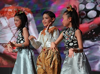 การแสดงเปิดงาน 