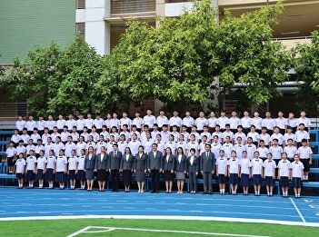 Sixth grade, the final moments before
they become just memories.