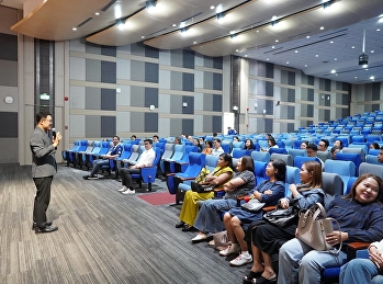 บรรยากาศการพบอาจารย์ที่ปรึกษาของผู้ปกครองนักเรียนระดับชั้นประถมศึกษา